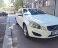 Белый Вольво B60, объемом двигателя 2 л и пробегом 270 тыс. км за 12496 $, фото 2 на Automoto.ua