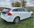 Белый Вольво B60, объемом двигателя 1.98 л и пробегом 238 тыс. км за 10200 $, фото 3 на Automoto.ua