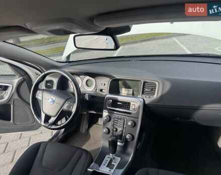 Білий Вольво B60, об'ємом двигуна 2.4 л та пробігом 200 тис. км за 10650 $, фото 42 на Automoto.ua