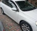 Белый Вольво B60, объемом двигателя 2 л и пробегом 220 тыс. км за 9500 $, фото 1 на Automoto.ua