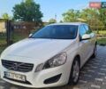 Белый Вольво B60, объемом двигателя 1.98 л и пробегом 330 тыс. км за 10300 $, фото 1 на Automoto.ua