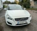 Белый Вольво B60, объемом двигателя 1.98 л и пробегом 250 тыс. км за 8900 $, фото 1 на Automoto.ua