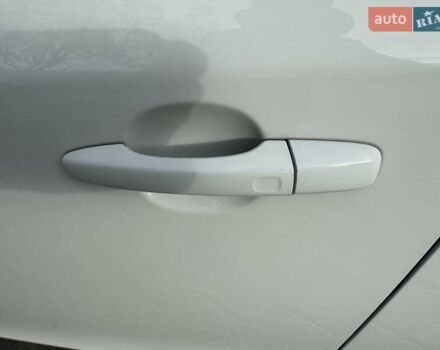 Білий Вольво B60, об'ємом двигуна 2.4 л та пробігом 200 тис. км за 10650 $, фото 18 на Automoto.ua