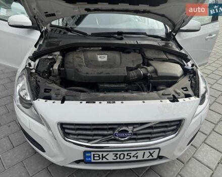 Білий Вольво B60, об'ємом двигуна 2.4 л та пробігом 200 тис. км за 10650 $, фото 26 на Automoto.ua