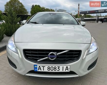 Белый Вольво B60, объемом двигателя 1.98 л и пробегом 390 тыс. км за 8740 $, фото 16 на Automoto.ua