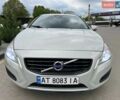Белый Вольво B60, объемом двигателя 1.98 л и пробегом 390 тыс. км за 8740 $, фото 16 на Automoto.ua