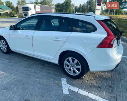 Белый Вольво B60, объемом двигателя 1.98 л и пробегом 247 тыс. км за 10350 $, фото 8 на Automoto.ua