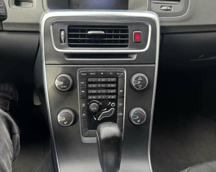 Білий Вольво B60, об'ємом двигуна 2.4 л та пробігом 200 тис. км за 10650 $, фото 47 на Automoto.ua