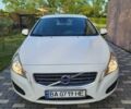 Білий Вольво B60, об'ємом двигуна 2 л та пробігом 330 тис. км за 9458 $, фото 1 на Automoto.ua