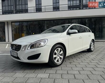 Білий Вольво B60, об'ємом двигуна 2.4 л та пробігом 200 тис. км за 10650 $, фото 1 на Automoto.ua