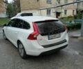 Белый Вольво B60, объемом двигателя 1.98 л и пробегом 250 тыс. км за 8900 $, фото 2 на Automoto.ua