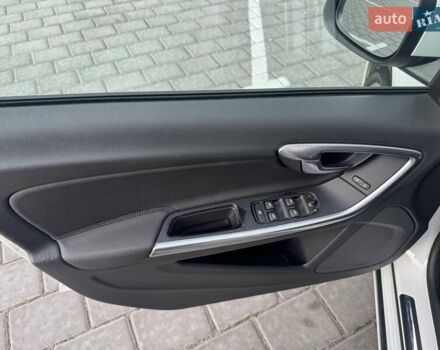 Білий Вольво B60, об'ємом двигуна 2.4 л та пробігом 200 тис. км за 10650 $, фото 33 на Automoto.ua