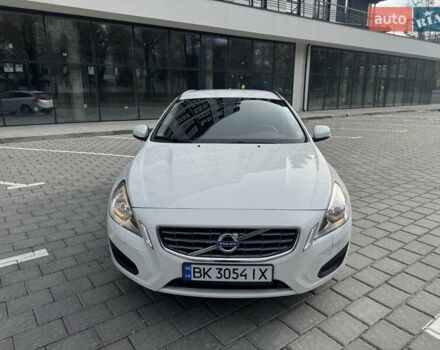 Білий Вольво B60, об'ємом двигуна 2.4 л та пробігом 200 тис. км за 10650 $, фото 13 на Automoto.ua