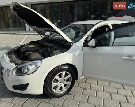 Білий Вольво B60, об'ємом двигуна 2.4 л та пробігом 200 тис. км за 10650 $, фото 20 на Automoto.ua