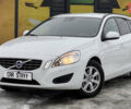 Белый Вольво B60, объемом двигателя 2.4 л и пробегом 203 тыс. км за 12600 $, фото 4 на Automoto.ua