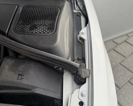 Білий Вольво B60, об'ємом двигуна 2.4 л та пробігом 200 тис. км за 10650 $, фото 30 на Automoto.ua