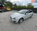 Белый Вольво B60, объемом двигателя 1.98 л и пробегом 390 тыс. км за 9750 $, фото 1 на Automoto.ua