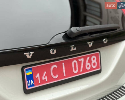 Белый Вольво B60, объемом двигателя 1.6 л и пробегом 218 тыс. км за 10700 $, фото 33 на Automoto.ua