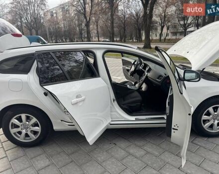 Білий Вольво B60, об'ємом двигуна 2.4 л та пробігом 200 тис. км за 10650 $, фото 24 на Automoto.ua