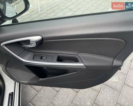 Білий Вольво B60, об'ємом двигуна 2.4 л та пробігом 200 тис. км за 10650 $, фото 46 на Automoto.ua