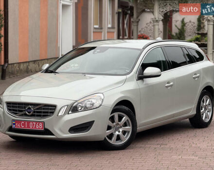 Белый Вольво B60, объемом двигателя 1.6 л и пробегом 218 тыс. км за 10700 $, фото 1 на Automoto.ua