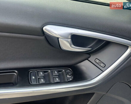 Белый Вольво B60, объемом двигателя 2.4 л и пробегом 203 тыс. км за 12699 $, фото 33 на Automoto.ua