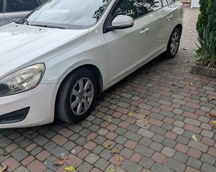 Белый Вольво B60, объемом двигателя 2 л и пробегом 220 тыс. км за 9500 $, фото 7 на Automoto.ua