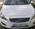 Белый Вольво B60, объемом двигателя 1.56 л и пробегом 253 тыс. км за 9200 $, фото 1 на Automoto.ua