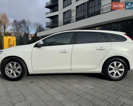 Білий Вольво B60, об'ємом двигуна 2.4 л та пробігом 200 тис. км за 10650 $, фото 4 на Automoto.ua