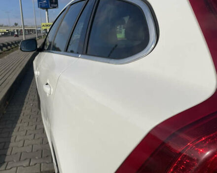 Белый Вольво B60, объемом двигателя 2 л и пробегом 280 тыс. км за 10300 $, фото 11 на Automoto.ua