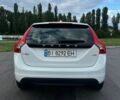 Белый Вольво B60, объемом двигателя 1.56 л и пробегом 339 тыс. км за 9800 $, фото 6 на Automoto.ua