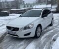 Белый Вольво B60, объемом двигателя 2.4 л и пробегом 228 тыс. км за 10600 $, фото 3 на Automoto.ua