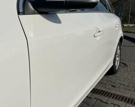 Белый Вольво B60, объемом двигателя 2 л и пробегом 280 тыс. км за 10300 $, фото 5 на Automoto.ua