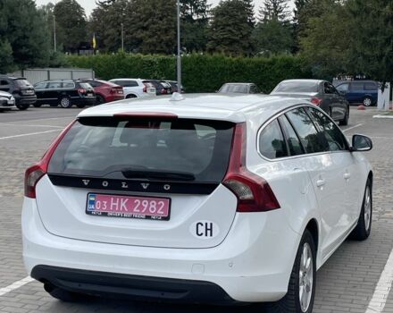 Білий Вольво B60, об'ємом двигуна 2 л та пробігом 279 тис. км за 11000 $, фото 3 на Automoto.ua