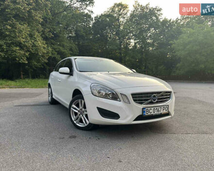 Белый Вольво B60, объемом двигателя 1.56 л и пробегом 215 тыс. км за 10400 $, фото 8 на Automoto.ua