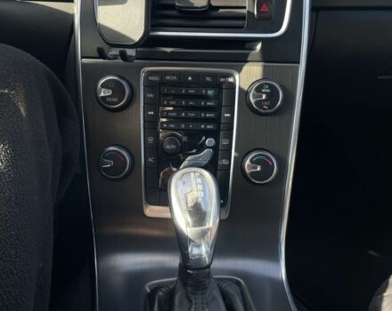 Белый Вольво B60, объемом двигателя 2 л и пробегом 280 тыс. км за 10300 $, фото 5 на Automoto.ua