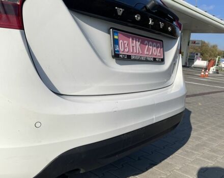 Белый Вольво B60, объемом двигателя 2 л и пробегом 280 тыс. км за 10300 $, фото 1 на Automoto.ua