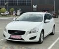 Білий Вольво B60, об'ємом двигуна 2 л та пробігом 279 тис. км за 11000 $, фото 1 на Automoto.ua