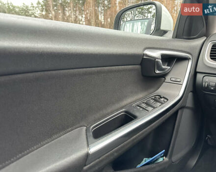 Білий Вольво B60, об'ємом двигуна 1.56 л та пробігом 287 тис. км за 9300 $, фото 17 на Automoto.ua