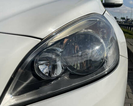 Белый Вольво B60, объемом двигателя 2 л и пробегом 280 тыс. км за 10300 $, фото 32 на Automoto.ua