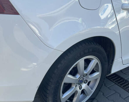 Белый Вольво B60, объемом двигателя 2 л и пробегом 280 тыс. км за 10300 $, фото 19 на Automoto.ua