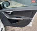 Белый Вольво B60, объемом двигателя 2.4 л и пробегом 160 тыс. км за 13500 $, фото 72 на Automoto.ua