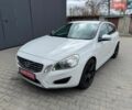 Белый Вольво B60, объемом двигателя 2.4 л и пробегом 160 тыс. км за 13500 $, фото 1 на Automoto.ua