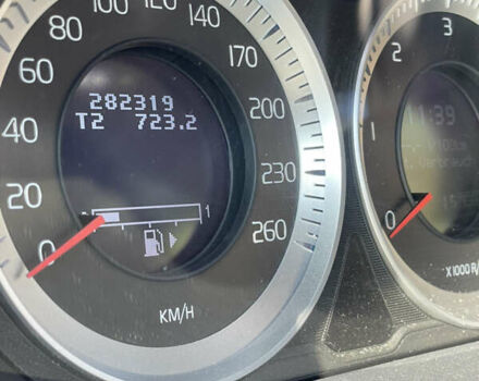 Белый Вольво B60, объемом двигателя 2 л и пробегом 280 тыс. км за 10300 $, фото 38 на Automoto.ua