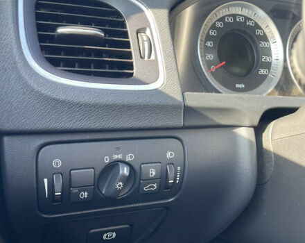 Белый Вольво B60, объемом двигателя 2 л и пробегом 280 тыс. км за 10300 $, фото 39 на Automoto.ua