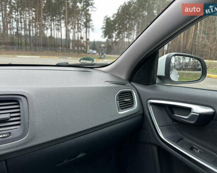 Білий Вольво B60, об'ємом двигуна 1.56 л та пробігом 287 тис. км за 9300 $, фото 18 на Automoto.ua