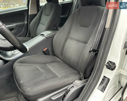 Білий Вольво B60, об'ємом двигуна 1.56 л та пробігом 287 тис. км за 9300 $, фото 19 на Automoto.ua