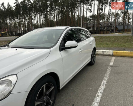 Білий Вольво B60, об'ємом двигуна 1.56 л та пробігом 287 тис. км за 9300 $, фото 1 на Automoto.ua