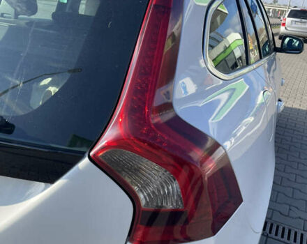 Белый Вольво B60, объемом двигателя 2 л и пробегом 280 тыс. км за 10300 $, фото 15 на Automoto.ua