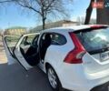 Белый Вольво B60, объемом двигателя 1.56 л и пробегом 335 тыс. км за 8000 $, фото 4 на Automoto.ua
